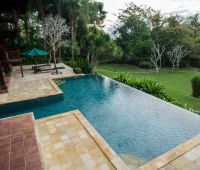 Villa Atas Awan, Piscine à débordement